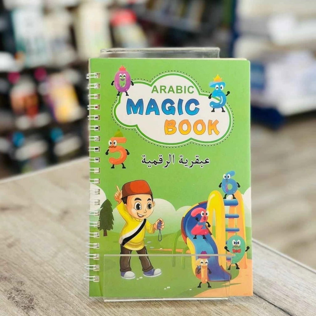 اربع كتب سحرية ماجيك بوك و قلم و 10 كرتوشات